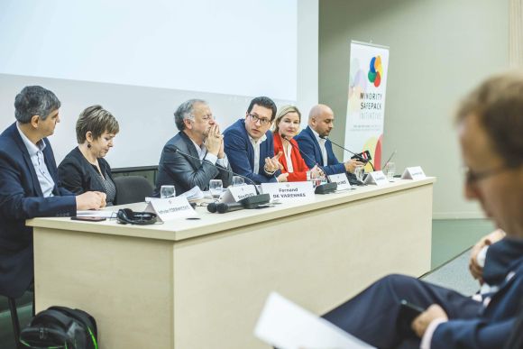 Csernicsk� Istv�n, Kov�cs Elvira, Fernand de Varennes, Vincze Lor�nt, Heged�s Csilla �s Menyh�rt J�zsef