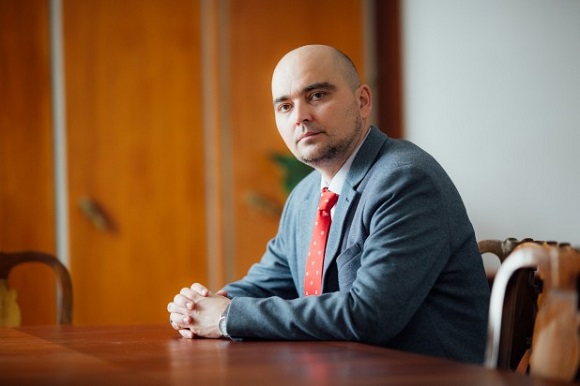 Nov�k Csaba Zolt�n szen�tor