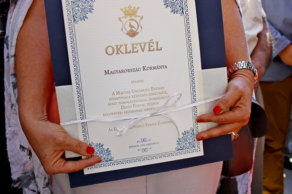 Ilyen oklevelet kapott mindenki, aki hozz�j�rult a szobor fel�ll�t�s�hoz. 