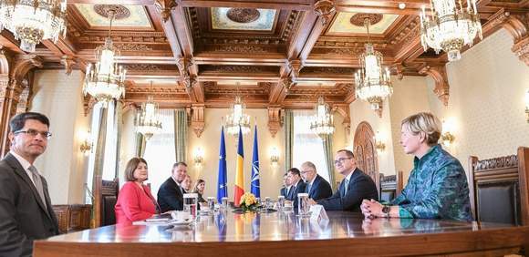 Az RMDSZ k�ld�tts�ge a Cotroceni-palot�ban. 2019.10.11-�n 