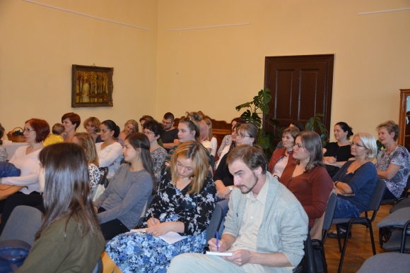 Sokatmond aprsg: a telthzas rendezvnyen sszesen 2 frfi volt. 