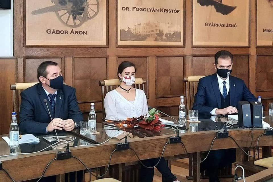 Antal �rp�d polg�rmester mellett T�th-Birtan Csaba �s Vargha Fruzsina alpolg�rmesterek