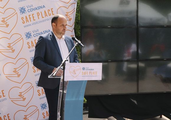 Gr�man R�bert a Visit Covasna �s ezen bel�l a Covasna Safe Place kital�l�ja. Forr�s: vasarnap.hu