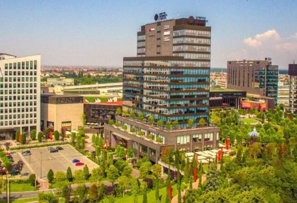 A Iulius Town Temesv�r legnagyobb bev�s�rl�k�zpontja. Forr�s: iuliustown.ro