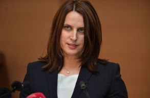 Szak�rt�k: az omikron az orvosi ell�t�rendszer m�k�d�s�t, �s a gazdas�got is fenyegeti