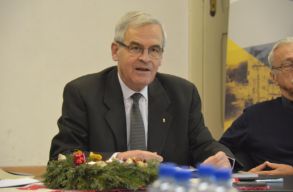 Az elv�ndorl�s ellen emelt sz�t �- �s �j�vi �zenet�ben T�k�s L�szl�