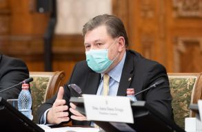 Eg�szs�g�gyi miniszter: m�r nem l�tom s�rg�snek a z�ldigazolv�ny bevezet�s�t