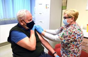 A 12 �ven fel�liek 47,5%-a van beoltva koronav�rus ellen