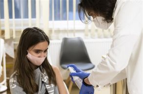 Gheorghi��: a gyerekek koronav�rus elleni olt�sa biztons�gos, �s az esetek 90%-�ban megel�zi a megbeteged�st 