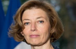 Bukarestbe l�togat Florence Parly francia v�delmi miniszter