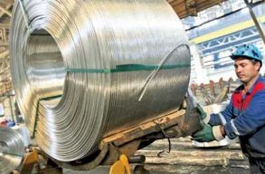 T�bb sz�z alum�niumipari dolgoz� t�ntet�sen k�vetelte az energia�rak korl�toz�s�t