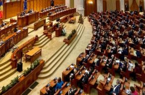 M�dos�tott�k a h�zszab�lyt: tilos az �l�z�s, a felv�telk�sz�t�s, tilosak a molin�k