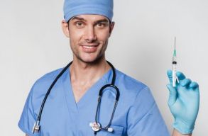 Nem zavartatja mag�t az omikron a vakcina miatt: m�lt h�ten a fert�z�ttek k�zel fele oltott volt