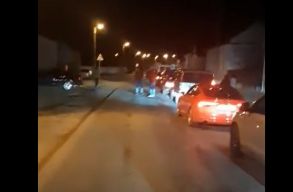 Feltorl�dtak az aut�k a magyar-rom�n hat�ron, 6 �r�t is kellett v�rni az �tjut�shoz