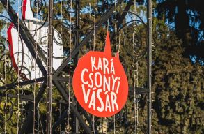 Magyar feliratot hozott az angyal a kolozsv�ri kar�csonyi v�s�rra