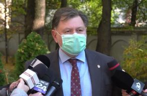 Rafila: napi 100 ezerre n� a tesztel�si kapacit�s, a fert�z�tteknek j�r�beteg-k�zpontok ny�lnak