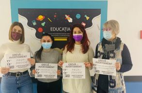 Pedag�gussztr�jk: ma k�t �r�ra orsz�gszerte felf�ggesztett�k az oktat�st