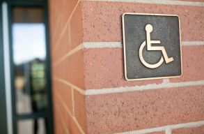 Ezent�l sorban �ll�s n�lk�l, otthonukban is k�rhetik az id�szakos felm�r�s elv�gz�s�t a s�lyos fogyat�kkal �l� szem�lyek