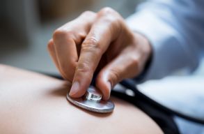 Koronav�rusos betegek sz�m�ra j�r�beteg-k�zpontokat nyitottak Kolozsv�ron