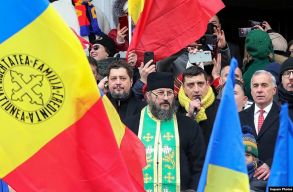 Kisg�mb�c-effektus? N�pszer�s�ge cs�cs�n kezd ingadozni az AUR, sorra hi�sulnak meg grandi�zus tervei