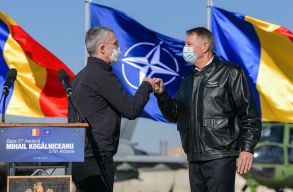 Rom�ni�ba l�togatott a NATO-f�titk�r, majd elmondta, az orsz�got nem hagyj�k cserben