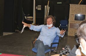 Munkahelyi zaklat�s miatt fizet 25 ezer lejt a Puck B�bsz�nh�z volt igazgat�ja